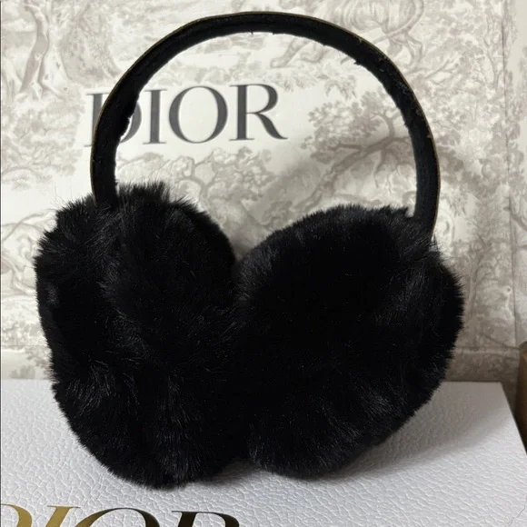Upcycled Gucci Black Fur Earmuffs - Picture 2 of 6